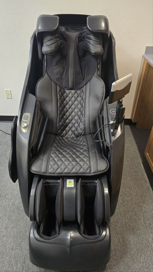 Osaki OP-4D Master - Floor Model - MassageChairPlanet.com