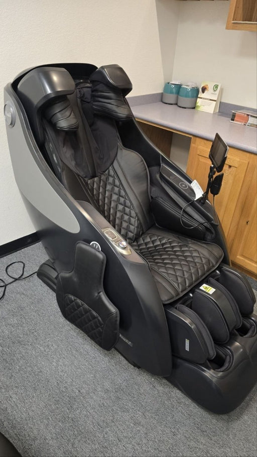 Osaki OP-4D Master - Floor Model - MassageChairPlanet.com