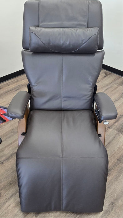Human Touch Perfect Chair PC-420 Classic Manual Plus Zero Gravity Recliner | Floor Model Closeout - MassageChairPlanet.com