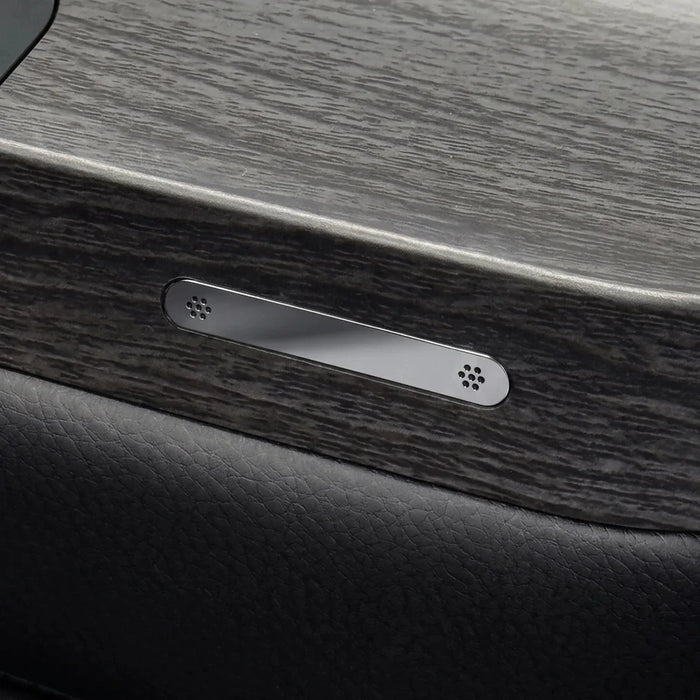 Osaki Platinum - Vanguard Duo 4D Massage Chair – close-up of woodgrain armrest panel